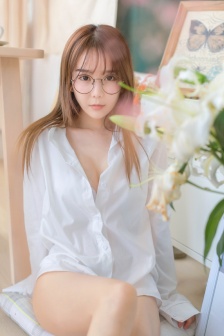 女性下面粉嫩照片