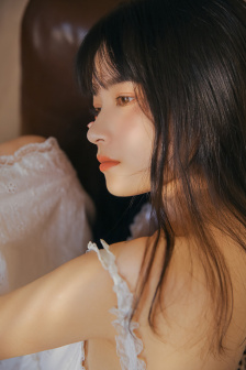善良的邻居妻子